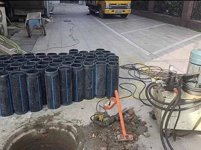 召陵PE置换管厂家 DN315置换管 非开挖管短管置换